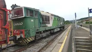 02 De 520 005 in retrocessione dei carri dentro alla fabbrica