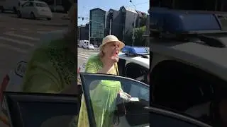 Amendată pentru că a mers prea &icirc;ncet pe trecerea de pietoni