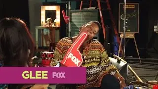 GLEE | FOX Lounge: Alex Does His Best 