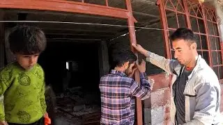 Installing doors and windows at Piya's house | A busy day with the worker