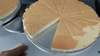 Automatic cake divider machine #cake cutting machine #cake cutter machine #bakery equipment 