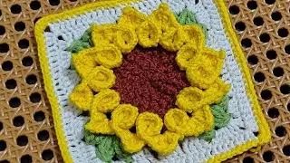 Crochet sunflower motif granny square tutorial / how to crochet a flower granny square #craft #diy  