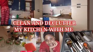 CLEAN AND DECLUTTER MY KITCHEN WITH ME. CLEANING MOTIVATION. SMALL KITCHEN TOUR.