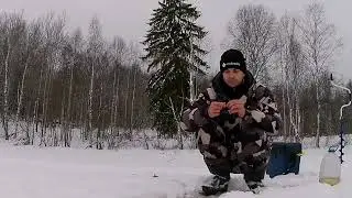 Ice Fishing on Frozen Russian Lakes ?The Real Adventure!