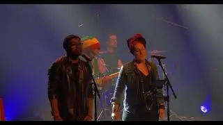 Kingston By Bus - No woman no cry (Bob Marley) LIVE