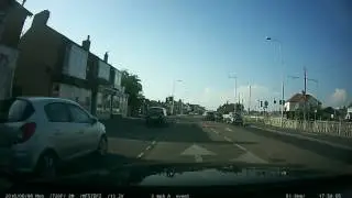 Idiot on L plate dirt bike.