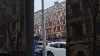 Artist roadblocks in Ukraine and fine architecture