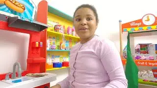 Pretend play Toy Store and Hot Dog Truck with Isabel and Vanessa