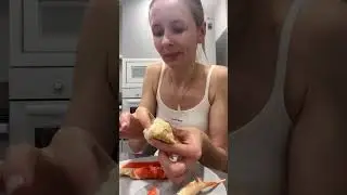 Пробуем с мамой краба 🦀 #asmr #асмр #краб 