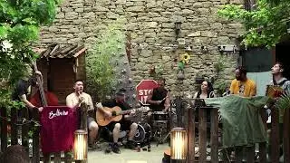 Besos de Marihuana - Bolbora