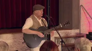 Florian Schneider singt im Gew&ouml;lbekeller Reinach - Birsstadt-TV