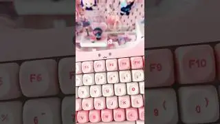 Cat Cake Keyboard?! 🐱🍰 @YUNZIIKEYBOARD #yunzii #yunziic75 #kawaiigaming #pinkgaming #kawaii