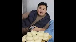 天气太寒冷了，烧上热坑，蒸一锅韭菜鸡蛋大包子，喝着热茶，舒坦 #户外美食 #农村美食 #乡村美食 #三农美食