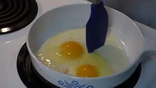 Corning Ware Blue Cornflower Range Toppers - Eggs Over Easy