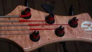 Maruszczyk Sputnik 5A 'Maple burl' Live Demo - BassFreaks.net
