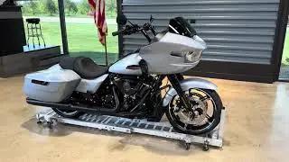 2024 Road Glide - Atlas Silver - BLK