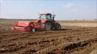 Case walczy z błotem