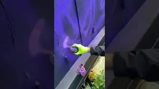 Super satisfying Pok&eacute;mon street art painting on a narrowboat!