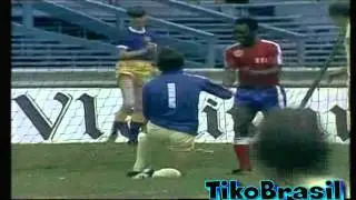 Pel&eacute; vs Goalkeepers ● funny moments