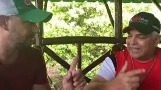 Quién es más importante, el gallo o la gallina? El Dr Fabio Abreu y Miguel Román conversan sobre eso