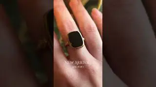 The best vintage onyx signet ring! #onyxring #vintagejewelryforsale