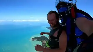 Tandem skydive jump 15,000 feet above, at Airlie Beach 2021 Oct