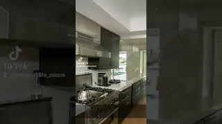 J&aacute; viu mans&atilde;o com cais privativo? #luxurylife #luxuryhomes #miami #imoveisaltopadrao #imoveisdeluxo