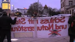 Proteste bei der F&auml;llung der Trauerweide am Bahnhof Feuerbach