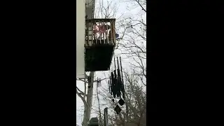 010926 WINDCHIMES UNDER A HIGH WIND ADVISORY ASMR Focus on Windchimes viewing & Listening.