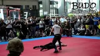187° Rgt Par Folgore - Percussioni e difese a corpo libero e baionetta (Rimini Maggio 2013)