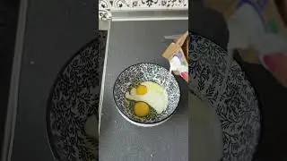 Quick & easy Pain Perdu recipe! Mix eggs, milk & sugar