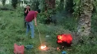 Meriam karbit sebelum berbuka puasa