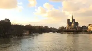 Paris: sunset images of flooding near Notre-Dame