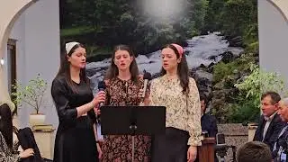 Surorile Bârsan  - Întinde spre Domnul