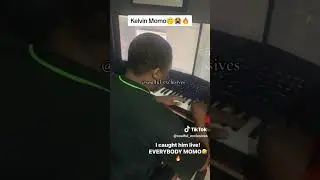 Kelvin Momo playing keys in studio😭🔥 #amapiano #psp #kelvinmomo #sgija