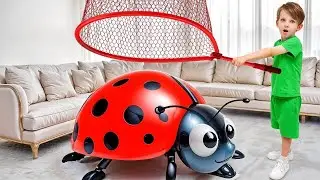 أليكس يصطاد الحشرات في المنزل! 🐞🏠✨