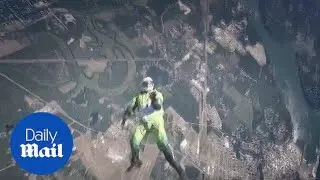 Luke Aikins gets ready for his record-breaking jump - Daily Mail