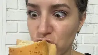 Italiana Comiendo en Colombia/Pan 🍞 con Queso Y Chocolate 🍫 #colombia #comida #italian