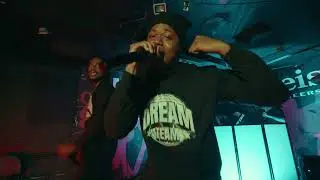 &ldquo;Woof&rdquo; live performance