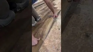 Uniclic locking system LVP Install #lvpfloors #flooring #tips #contractor #installer #tools