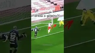 O lance mais bizarro do futebol #shorts