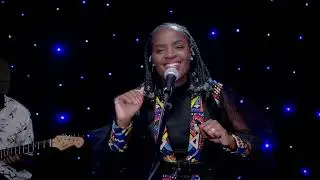 Worship Moments With Flozie | Psalm 124:1