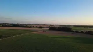 Vol en Drone dans les Campagnes - DJI mini 4k - Tracteurs, Vaches et Oiseaux
