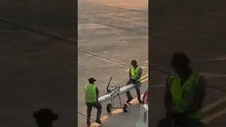See saw vibes on the ramp 😆   #ramplife #aviation #airport #airportramplife