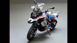 BMW R 1250 GS Adventure - Meng 1/9th scale