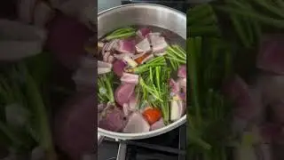 Base broth guide: Homemade vegetable broth 1 red onion, cut into 6 segments Slices of ginger root
