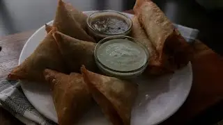 Easy & Quick Keema Samosa and Chicken Rolls with an easy folding technique | Ramadan Special