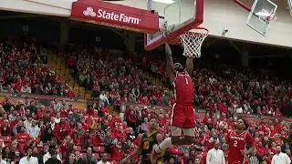 High flying Youngstown State routs Milwaukee in battle for first place