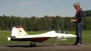 PROTOTYPE RC MODEL SUKHOI PAK FA T-50 Huge Turbine Model Jet flight Video 2017