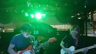 Hazylazy - Juxtapose ( Live at Jacques Bar)